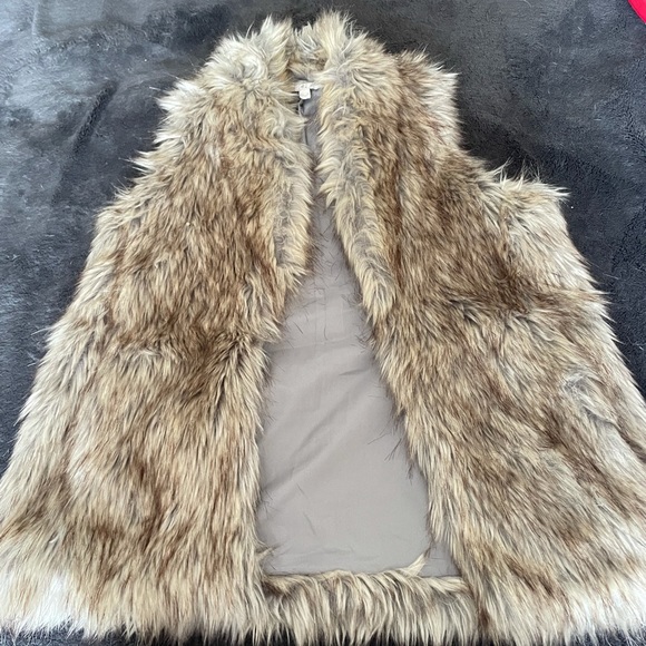 Charming Charlie Other - Faux fur vest